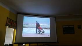 Pokaż zdjęcie: Projekcja filmu jubileuszowego, prezentującego dokonania WTZ w Płoni