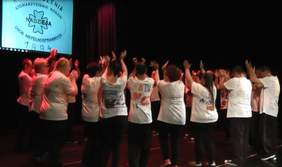 Pokaż zdjęcie: Występ artystyczny na 25-lecie Stowarzyszenia Nadzieja