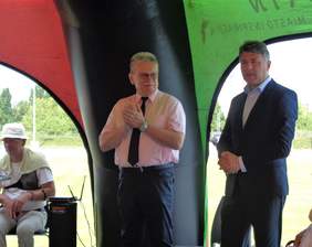 Pokaż zdjęcie: Jerzy Dębski Dyrektor Oddziału Lubelskiego PFRON oraz Artur Domański Dyrektor Departamentu Promocji, Sportu i Turystyki Urzędu Marszałkowskiego w Lublinie