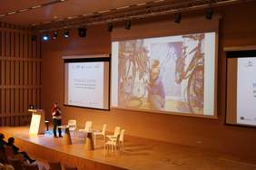 Pokaż zdjęcie: konferencja pn. „WYJŚCIE Z CIENIA"