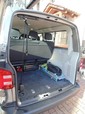 Pokaż zdjęcie: Nowy bus do przewozu podopiecznych Domu Pomocy Społecznej w Klisinie