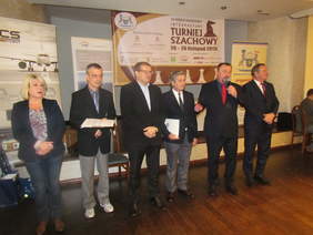 Goście XV Jubileuszowego Międzynarodowego Integracyjnego Turnieju Szachowego - Poseł na Sejm RP – Kazimierz Matuszny, Zastępca Prezesa Zarządu PFRON ds. Finansowych - Tomasz Maruszewski, Dyrektor Oddziału Śląskiego PFRON – Jan Wrońsk