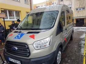 Pokaż zdjęcie: Uroczystość przekazania busa dla podopiecznych Warsztatów Terapii Zajęciowej w Kościanie