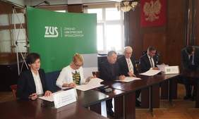 Pokaż zdjęcie: Anna Skupień, dyrektor Oddziału Wielkopolskiego PFRON wraz z dyrektorami wielkopolskich oddziałów ZUS