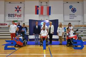 Pokaż zdjęcie: Ceremonia medalowa podczas Europejskich zawodów Bocci w Poznaniu