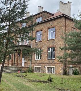 Pokaż zdjęcie: Budynek w Pietraszkach