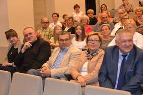 Pokaż zdjęcie: Uczestnicy uroczystości 