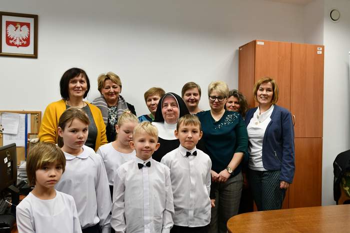 Pokaż zdjęcie: Uczniowie Specjalnego Ośrodka Wychowawczego w Brańszczyku wraz z opiekunami oraz pracownicy oddziału