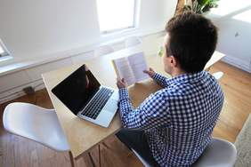 Pokaż zdjęcie: Konsultacje indywidualne  dla organizacji pozarządowych z Wielkopolski