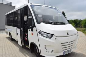 Pokaż zdjęcie: Bus z dofinansowaniem ze środków PFRON dla osób z niepełnosprawnością zamieszkujących Gminę Kaźmierz