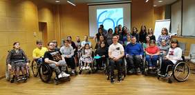Pokaż zdjęcie: na zdjęciu: uczestnicy V edycji projektu Kompleksowa Aktywizacja Społeczna Osób poruszających się na wózku inwalidzkim