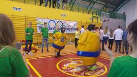 Pokaż zdjęcie: Konkurencja sumo