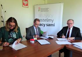 Pokaż zdjęcie: Kolejne pieniądze dla powiatu ostrowieckiego