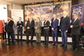 Pokaż zdjęcie: Podsumowanie zawodów przez Stanisława Handerka prezesa Stowarzyszenia Integracyjnego Eurobeskidy