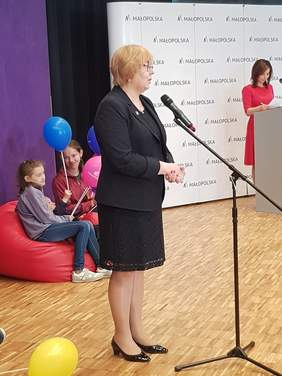 Pokaż zdjęcie: Marta Mordarska, Dyrektor Małopolskiego Oddziału PFRON, Małopolski Dzień Rodzin Zastępczych pn. „Nakręć się na rodzinę!”