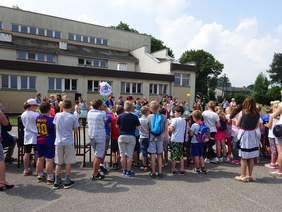 Uczniowie Zespołu Szkolno-Przedszkolnego z Oddziałami Integracyjnymi w Orłach świętują Dzień Dziecka