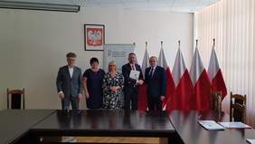 Pokaż zdjęcie: UMOWA WRR ZE STAROSTWEM W JĘDRZEJOWIE