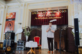 Uczestnik konkursu podczas występu