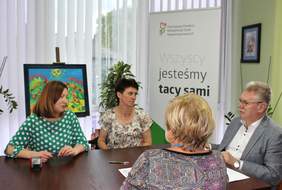 Pokaż zdjęcie: Na zdjeciu: Marta Gęborys Przewodnicząca Zarządu oraz Anna Kostrubiec Skarbnik Zarządu