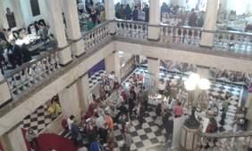 Pokaż zdjęcie: Uczestnicy kiermaszu