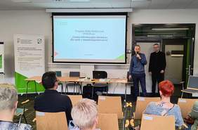 Pokaż zdjęcie: Konferencja dotycząca"Wypożyczalni..."