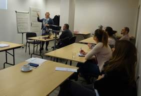 Pokaż zdjęcie: Uczestnicy warsztatów realizowanych w ramach programu "Absolwent"