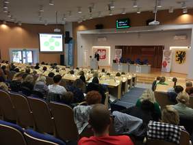 Pokaż zdjęcie: uczestnicy konferencji