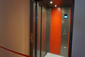 Pokaż zdjęcie: Przekazanie do użytku windy dla Zespołu Placówek Edukacyjno – Wychowawczych w Turku