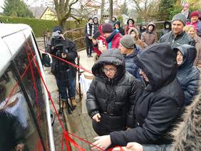 Pokaż zdjęcie: Wstęgę zerwali podopieczni WTZ