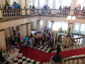 Pokaż zdjęcie: Westybul_Gmachu_Sejmu__l_skiegoCAM00471.jpg