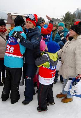 Pokaż zdjęcie: Zawodnicy i trenerzy podczas VI Memoriału Marii Kaczyńskiej