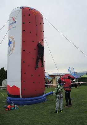 Pokaż zdjęcie: Stoisko Fundacji GOPR