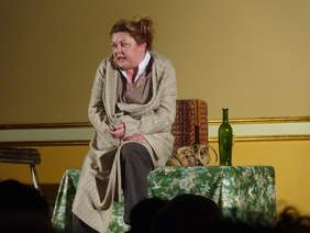 Pokaż zdjęcie: Integracyjny spektakl teatralny pt.: „Shirley Valentine”