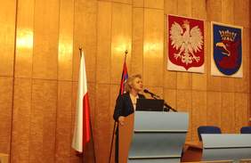 Pokaż zdjęcie: Przemawia Dyrektor MOPR w Szczecinie dr Marta Giezek