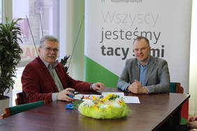 Pokaż zdjęcie: Zawarcie umowy z Pawłem Piątek Prezesem spółki AS-BABUNI Sp. z o. o. .