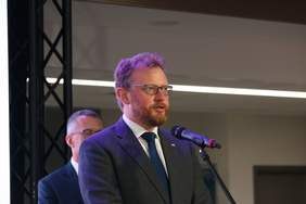 Pokaż zdjęcie: Minister Zdrowia Łukasz Szumowski przemawia na uroczytym otwarciu CMN.