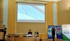 Pokaż zdjęcie: od lewej:dr Katarzyna Lis, Pełnomocnik Rektora ds. Osób Niepełnosprawnych UEP, dr Anna Skupień dyrektor Oddziału Wielkopolskiego PFRON, mgr Eunika Lech, prezes Fundacji TON w Poznaniu