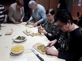 Pokaż zdjęcie: „Warsztaty gospodarstwa domowego” w Towarzystwie Osób Niesłyszących „TON” z Poznania