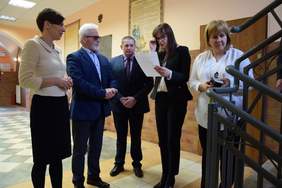 Pokaż zdjęcie: Oddanie do użytku platformy przyschodowej dofinansowanej ze środków PFRON dla Zespołu Szkół Specjalnych w Kościanie