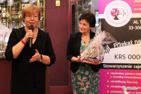 Pokaż zdjęcie: Od lewej: dyrekotr Marta Mordarska oraz prezes Krystyna Kronerberger