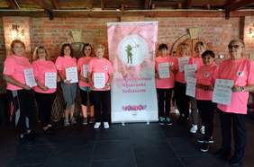 Pokaż zdjęcie: Każda uczestniczka otrzymała dyplom 