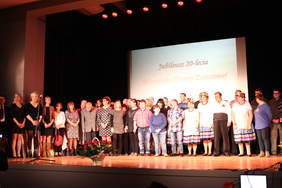 Pokaż zdjęcie: Uczestnicy i pracownicy WTZ