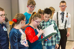 Pokaż zdjęcie: Część artystyczna przygotowana przez dzieci