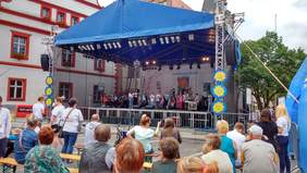 Pokaż zdjęcie: Scena koncertowa