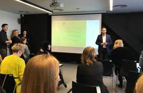 Pokaż zdjęcie: Prelekcje podczas spotkania Koordynatorów Dostępności 