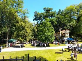 Pokaż zdjęcie: Zdjęcie parku w którym jest kalwaria.