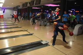 Pokaż zdjęcie: Zawody Bowlingowe