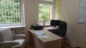 Pokaż zdjęcie: Wyposażone stanowisko: psycholog - terapeuta