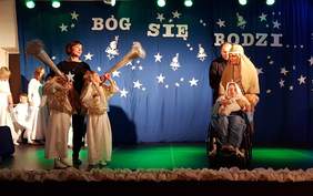 Pokaż zdjęcie: Jasełka „Bóg się rodzi” w wykonaniu podopiecznych PSONI w Wolbromiu