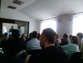 Pokaż zdjęcie: Uczestnicy_warsztat_w_-_powitanie.jpg